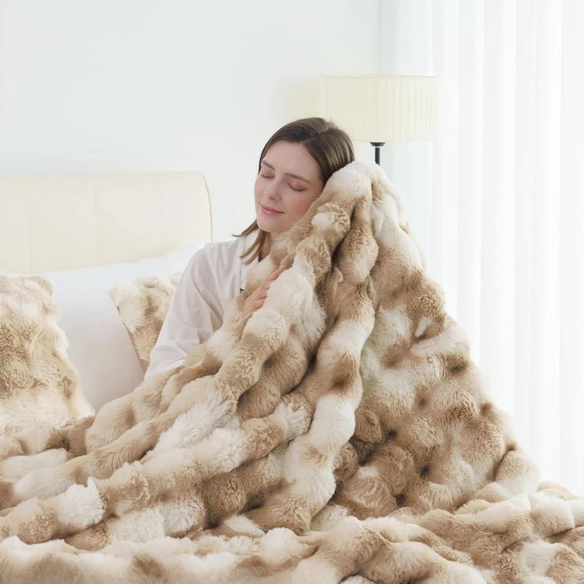 CloudHaven™ Faux Rabbit Weighted Blanket